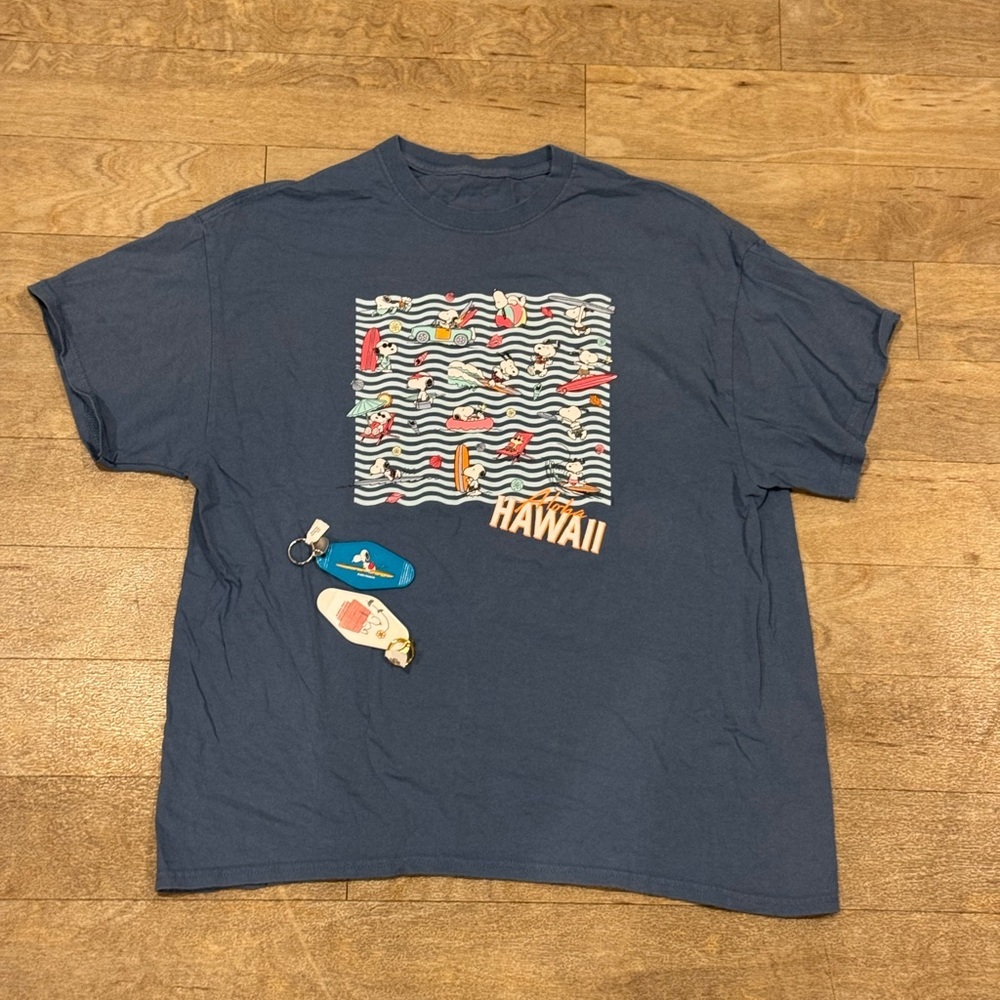 Hawaii Snoopy Graphic T Shirt w/ 2 Keychains Size Large